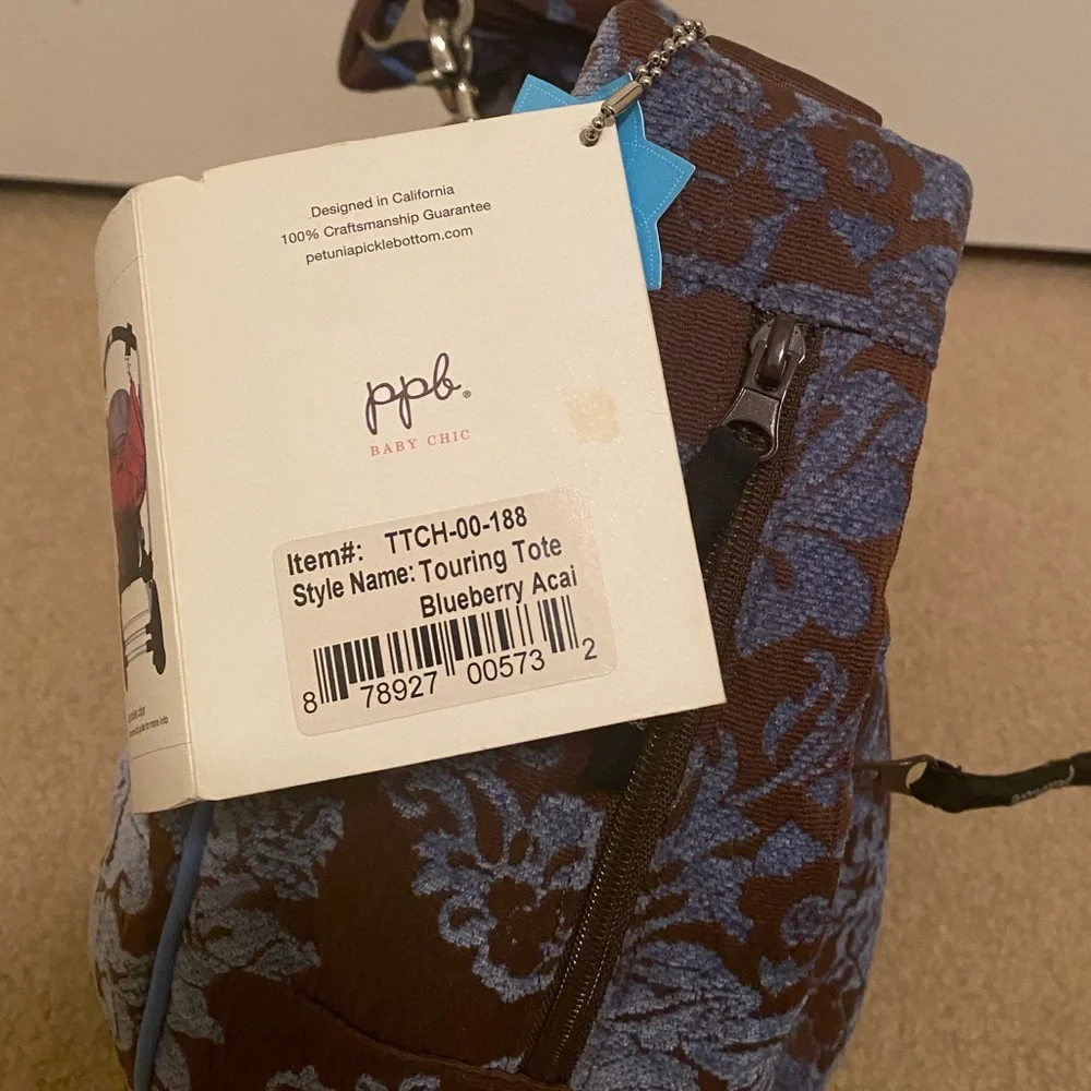 Petunia Pickle Bottom Touring Tote Blueberry Açaí PPD Collection Diaper Bag